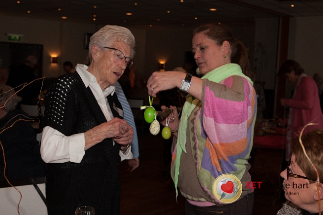 20150322 frans versteden fotografie - tilburginbeeld FRVE0767.jpg - eet met je hart lunch en creatieve workshop paastakken maken